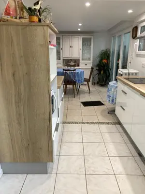 Cuisine ou kitchenette dans l'établissement Rose des sables R d c