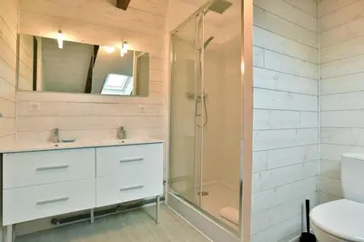 Salle de bains dans l'établissement L'Escale Cancalaise - Maison de pêcheur 150m du port