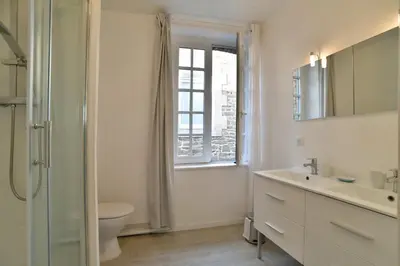 Salle de bains dans l'établissement L'Escale Cancalaise - Maison de pêcheur 150m du port