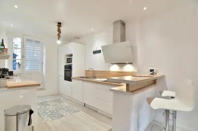 Cuisine ou kitchenette dans l'établissement L'Escale Cancalaise - Maison de pêcheur 150m du port