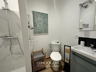 Salle de bains dans l'établissement Le Petit Pedro