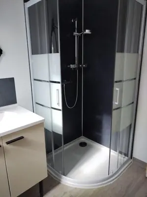 Salle de bains dans l'établissement Ti Korrigan