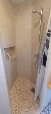 Salle de bains dans l'établissement Le vieux Moulin de Pierre