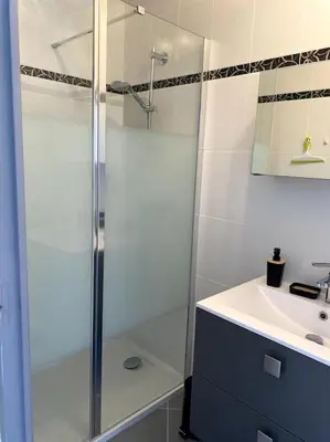 Salle de bains dans l'établissement Gîte La Mouette de 4 personnes