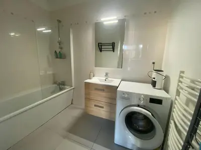 Salle de bains dans l'établissement Un extérieur en ville
