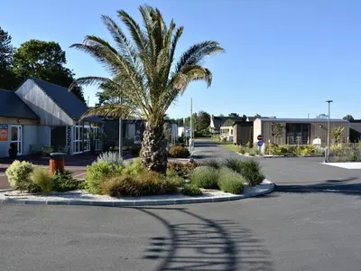 Plan de l'établissement ***Mobil-home confortable 6 pers, 3 ch, 200m plage, piscine, fitness, marché local*** - FR-1-361A-67