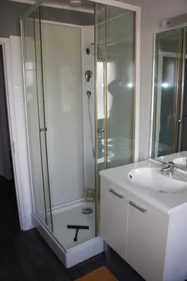 Salle de bains dans l'établissement Charmant gite de Valérie et de Frédéric MAZA