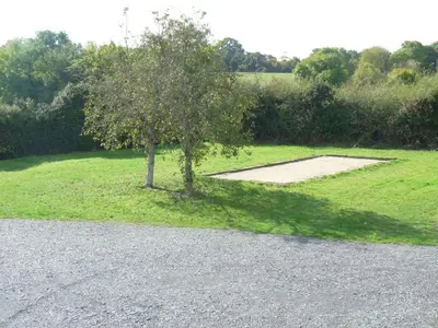 Jardin de l'établissement Gîte Gold au Domaine de Saint Vigor