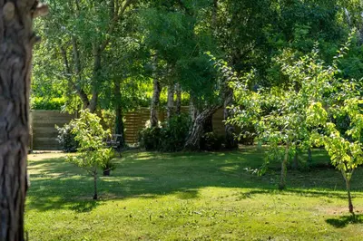 Jardin de l'établissement Maison en pierre, piscine et jardin proche mer