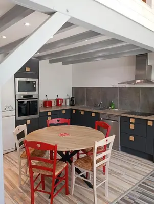 Cuisine ou kitchenette dans l'établissement Le gîte du Galou