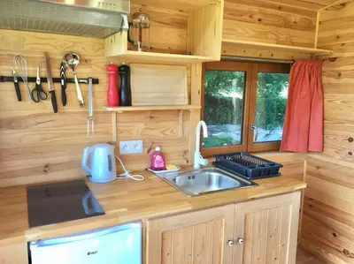 Cuisine ou kitchenette dans l'établissement 40min Mt St Michel 30min Mer Draps Serviettes Baie Normandie Cottage