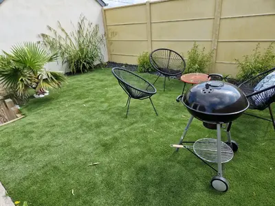 Barbecue disponible mis à disposition des clients de la maison de vacances