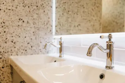 Salle de bains dans l'établissement Maison Victoria Cabourg