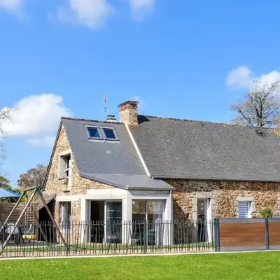 3 Bedroom Amazing Home In La Hague