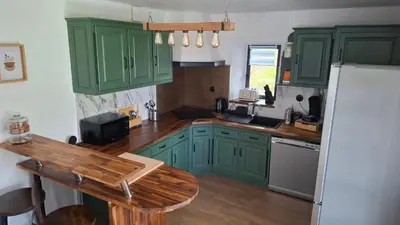 Cuisine ou kitchenette dans l'établissement Maison authentique avec vue panoramique sur le Mont