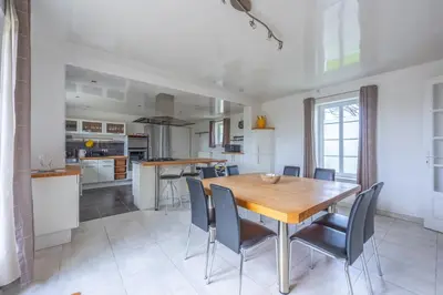 Cuisine ou kitchenette dans l'établissement Gîte Les Petites Landes - Piscine privée proche plages