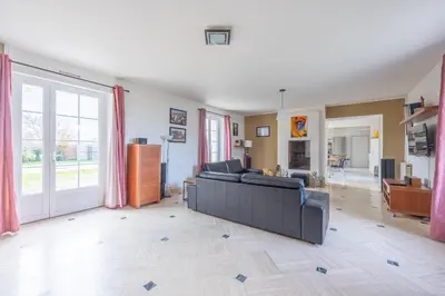 Coin salon dans l'établissement Gîte Les Petites Landes - Piscine privée proche plages