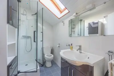 Salle de bains dans l'établissement Gîte Les Petites Landes - Piscine privée proche plages