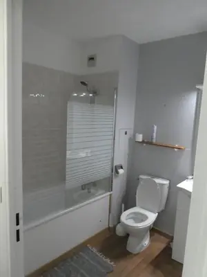Salle de bains dans l'établissement Appartement calme et cosy