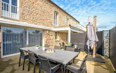 Terrasse ou espace extérieur de l'établissement Stunning Home In L'étang-Bertrand