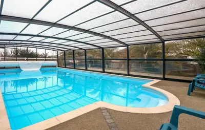 Piscine de l'établissement Stunning Home In L'étang-Bertrand ou située à proximité