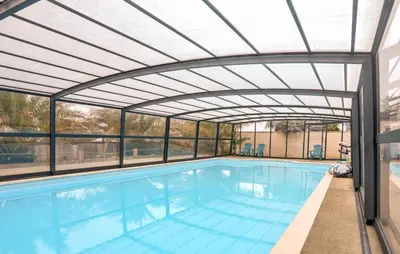 Piscine de l'établissement Stunning Home In L'étang-Bertrand ou située à proximité