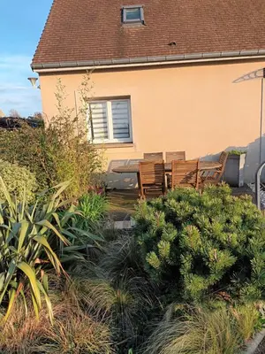 Jardin de l'établissement Studio cosy 2 à 4 pers parking privé
