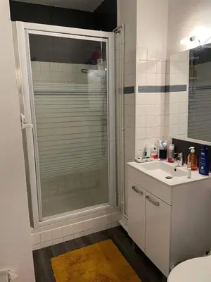 Salle de bains dans l'établissement Appartement calme et ensoleillé
