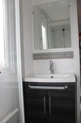 Salle de bains dans l'établissement Mobil-home