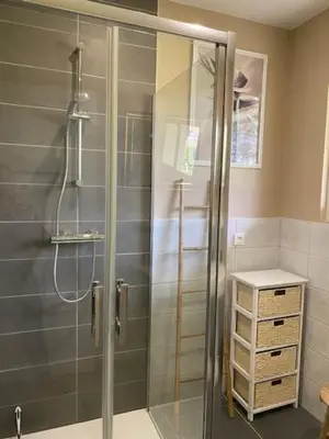 Salle de bains dans l'établissement AU DOMAINE DU MESNIL