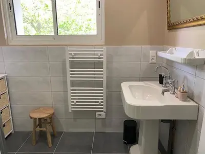 Salle de bains dans l'établissement AU DOMAINE DU MESNIL