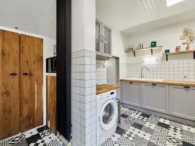 Cuisine ou kitchenette dans l'établissement Holiday Home La Glycine by Interhome