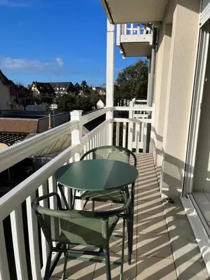 Balcon ou terrasse dans l'établissement CABOURG - 2 PIÈCES avec Balcon et parking- Hyper Centre et Plage