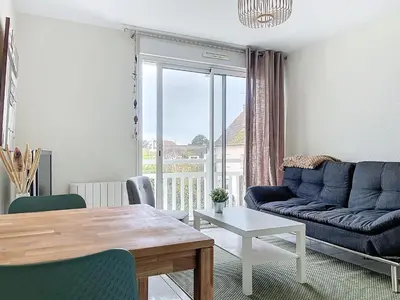 Coin salon dans l'établissement CABOURG - 2 PIÈCES avec Balcon et parking- Hyper Centre et Plage