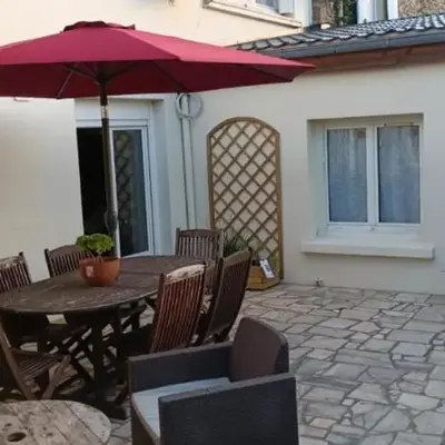Grande maison conviviale à Flamanville avec jardin clos