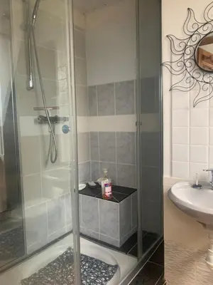 Salle de bains dans l'établissement GITE Au Dessus des Pâquerettes