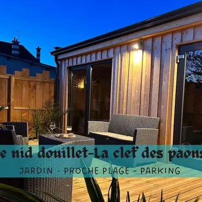 Le Nid douillet proche de la mer. La clef des paons