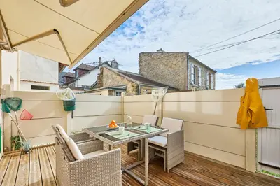 Balcon ou terrasse dans l'établissement Les Violettes - Appt à 200 m de la plage