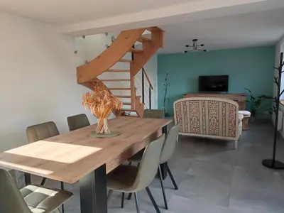 Télévision ou salle de divertissement dans l'établissement Gîte de Cantilly meublé de tourisme 3 étoiles ***