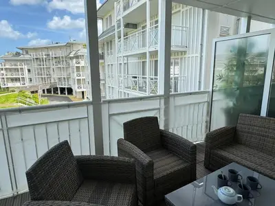 Balcon ou terrasse dans l'établissement Charmant 2P avec balcon, proche plage et centre | Parking | Wifi | 4 pers | Cabourg - FR-1-487-365
