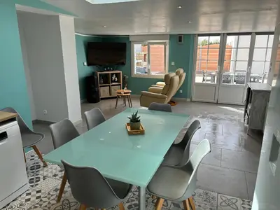 Cuisine ou kitchenette dans l'établissement Gîte accès direct à la plage du DDAY