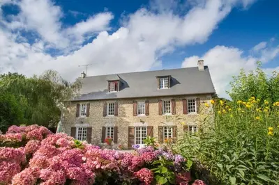 Jardin de l'établissement Magnificent French Country House with Private Heated Pool & Gardens
