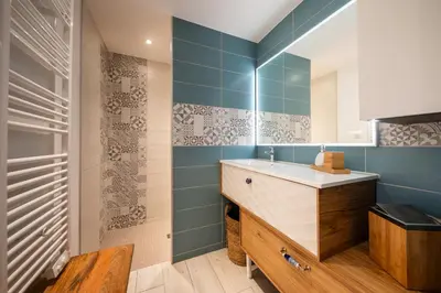 Plan de l'établissement Villa avec piscine privée, sauna, jardin et parking