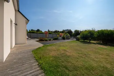 Plan de l'établissement Villa avec piscine privée, sauna, jardin et parking