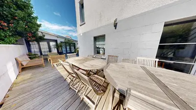 Balcon ou terrasse dans l'établissement La Clef Decamp Donvillaise 15 pers jacuzzi, 8 min à pied plage