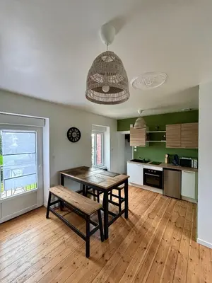 Cuisine ou kitchenette dans l'établissement Gîte de la petite tour