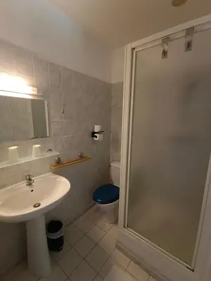 Salle de bains dans l'établissement La cocotte normande