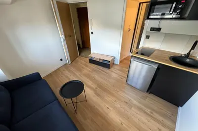 Cuisine ou kitchenette dans l'établissement Comfortable 16 m love nest in Caen