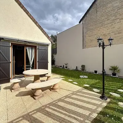Duplex avec Jardin Privé pour 4 Pers. à 400m de la Plage - Merville-Franceville - FR-1-465-110