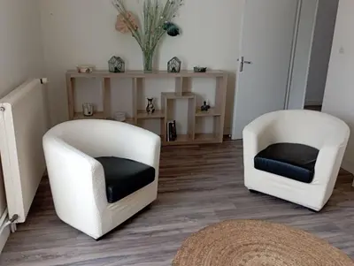 Coin salon dans l'établissement gite du puits